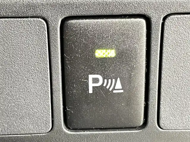 ダイハツ トール カスタムG 千葉県 2020(令2)年 2.6万km パールホワイトⅢ 禁煙車/スマートアシスト/衝突軽減ブレーキ/両側パワースライドドア/ナビ（CN-RE07WD）/CD DVD SD USB Bluetooth/フルセグTV/バックカメラ/レーダークルーズコントロール/コーナーセンサー/アイドリングストップ/横滑り防止機能/ステアリングリモコン/電動パーキングブレーキ/オートブレーキホールド/LEDオートライト/純正15インチアルミホイール/純正フロアマット/スマートキー/スペアキー