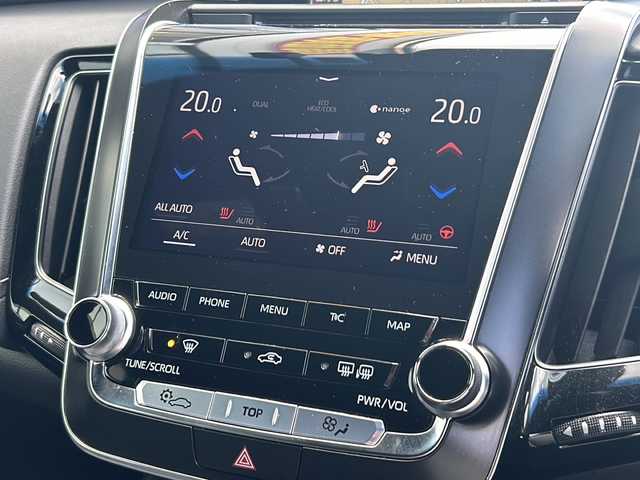 トヨタ クラウン ハイブリッド RS アドバンス 山形県 2018(平30)年 13.3万km シルバーM 禁煙車/トヨタセーフティセンス/クルーズコントロール/横滑り防止装置/レーンキープアシスト/全周囲カメラ/パーキングアシスト/前方ドライブレコーダー/室内ドライブレコーダー/前後コーナーセンサー/純正メモリナビ/（Bluetooth/フルセグ/AM/FM/USB)/nanoe/ステアリングスイッチ/ステアリングヒーター/パドルシフト/ハーフレザーシート/全席パワーシート/前席シートヒーター/純正ETC２．０/純正フロアマット/スマートキー/カードキー/オートLEDヘッドライト/オートマチックハイビーム/フォグランプ/電動格納ミラー/ドアバイザー/純正アルミホイール