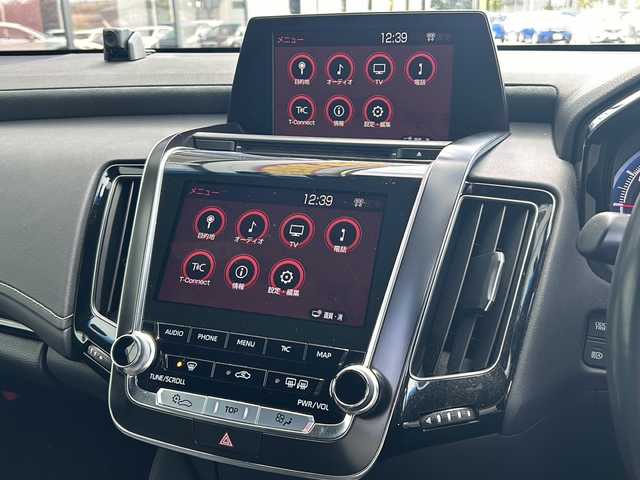 トヨタ クラウン ハイブリッド RS アドバンス 山形県 2018(平30)年 13.3万km シルバーM 禁煙車/トヨタセーフティセンス/クルーズコントロール/横滑り防止装置/レーンキープアシスト/全周囲カメラ/パーキングアシスト/前方ドライブレコーダー/室内ドライブレコーダー/前後コーナーセンサー/純正メモリナビ/（Bluetooth/フルセグ/AM/FM/USB)/nanoe/ステアリングスイッチ/ステアリングヒーター/パドルシフト/ハーフレザーシート/全席パワーシート/前席シートヒーター/純正ETC２．０/純正フロアマット/スマートキー/カードキー/オートLEDヘッドライト/オートマチックハイビーム/フォグランプ/電動格納ミラー/ドアバイザー/純正アルミホイール