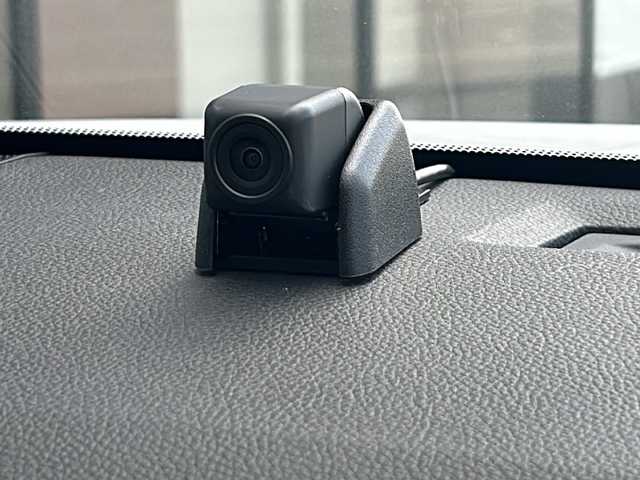 トヨタ クラウン ハイブリッド RS アドバンス 山形県 2018(平30)年 13.3万km シルバーM 禁煙車/トヨタセーフティセンス/クルーズコントロール/横滑り防止装置/レーンキープアシスト/全周囲カメラ/パーキングアシスト/前方ドライブレコーダー/室内ドライブレコーダー/前後コーナーセンサー/純正メモリナビ/（Bluetooth/フルセグ/AM/FM/USB)/nanoe/ステアリングスイッチ/ステアリングヒーター/パドルシフト/ハーフレザーシート/全席パワーシート/前席シートヒーター/純正ETC２．０/純正フロアマット/スマートキー/カードキー/オートLEDヘッドライト/オートマチックハイビーム/フォグランプ/電動格納ミラー/ドアバイザー/純正アルミホイール