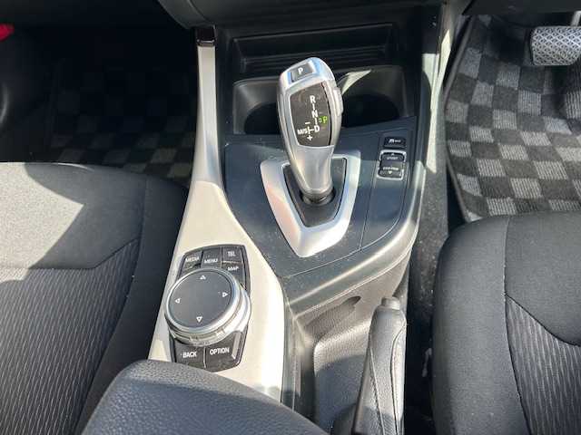 ＢＭＷ １１８ｉ 宮城県 2015(平27)年 10.7万km 白 登録時走行距離106566km/クリアランスソナー/ETC/アイドリングストップ/フォグランプ/ダブルミラー