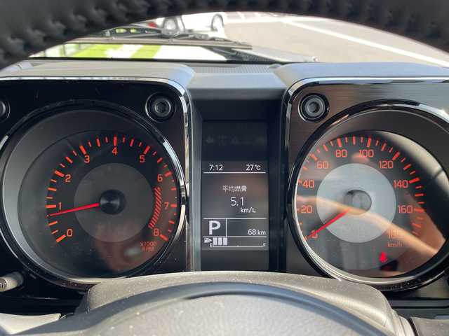 スズキ ジムニー ノマド FC 愛知県 2025(令7)年 0.1千km 黒 登録済未使用車/スズキセーフティサポート/レーダークルーズコントロール/シートヒーター/コーナーセンサー/純正アルミホイール/４ＷＤ/LEDヘッドライト/レーンキープアシスト/ダウンヒルアシストコントロール/オートマチックハイビーム/衝突軽減システム/ステアリングスイッチ/スマートキー/プッシュスタート