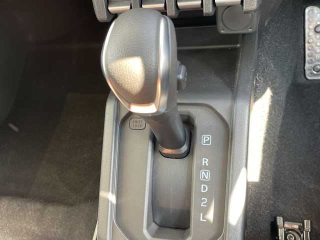 スズキ ジムニー ノマド FC 愛知県 2025(令7)年 0.1千km 黒 登録済未使用車/スズキセーフティサポート/レーダークルーズコントロール/シートヒーター/コーナーセンサー/純正アルミホイール/４ＷＤ/LEDヘッドライト/レーンキープアシスト/ダウンヒルアシストコントロール/オートマチックハイビーム/衝突軽減システム/ステアリングスイッチ/スマートキー/プッシュスタート