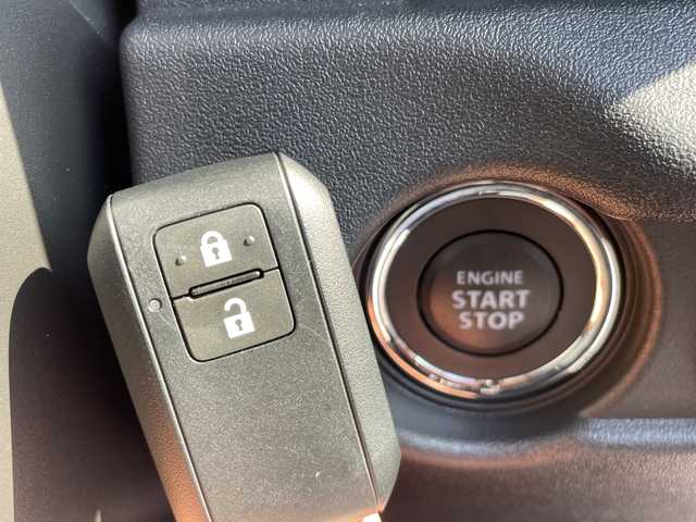 スズキ ジムニー ノマド FC 愛知県 2025(令7)年 0.1千km 黒 登録済未使用車/スズキセーフティサポート/レーダークルーズコントロール/シートヒーター/コーナーセンサー/純正アルミホイール/４ＷＤ/LEDヘッドライト/レーンキープアシスト/ダウンヒルアシストコントロール/オートマチックハイビーム/衝突軽減システム/ステアリングスイッチ/スマートキー/プッシュスタート