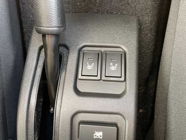 スズキ ジムニー ノマド FC 愛知県 2025(令7)年 0.1千km 黒 登録済未使用車/スズキセーフティサポート/レーダークルーズコントロール/シートヒーター/コーナーセンサー/純正アルミホイール/４ＷＤ/LEDヘッドライト/レーンキープアシスト/ダウンヒルアシストコントロール/オートマチックハイビーム/衝突軽減システム/ステアリングスイッチ/スマートキー/プッシュスタート