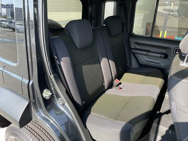 スズキ ジムニー ノマド FC 愛知県 2025(令7)年 0.1千km 黒 登録済未使用車/スズキセーフティサポート/レーダークルーズコントロール/シートヒーター/コーナーセンサー/純正アルミホイール/４ＷＤ/LEDヘッドライト/レーンキープアシスト/ダウンヒルアシストコントロール/オートマチックハイビーム/衝突軽減システム/ステアリングスイッチ/スマートキー/プッシュスタート