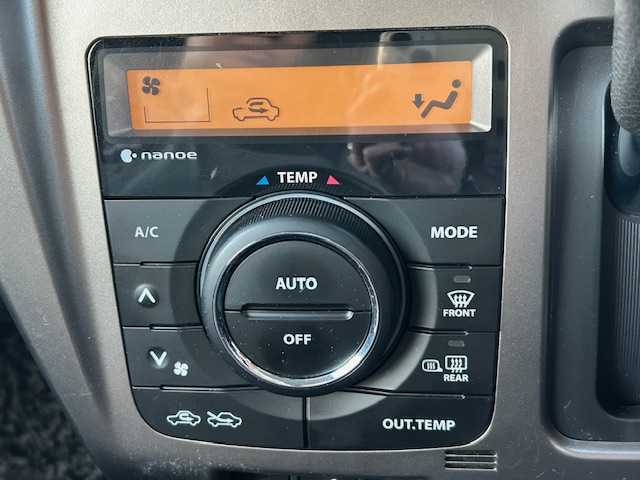 スズキ ハスラー Jスタイル Ⅱ ターボ 栃木県 2017(平29)年 7万km アクティブイエロー/ブラック2トーンルーフ 4WDターボ/デュアルセンサーブレーキサポート/純正メモリナビ/フルセグTV/DVD/Bluetooth/USB/TVキャンセラー/全方位カメラ/ETC/ハーフレザーシート/前席シートヒーター/AC100V/100W電源/クルーズコントロール/アイドリングストップ/HIDヘッドライト/オートライト/フォグランプ/横滑り防止装置/ダウンヒルアシストコントロール/スマートキー/プッシュスタート/純正フロアマット/純正15インチAW