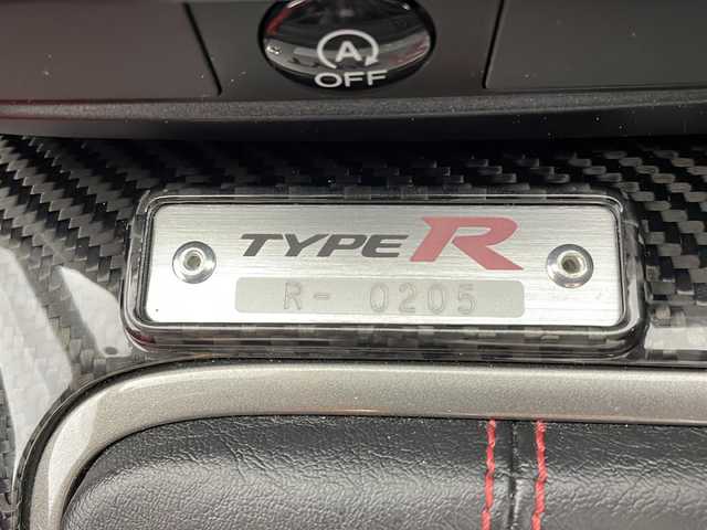 ホンダ シビック タイプR 茨城県 2016(平28)年 8.4万km チャンピオンシップホワイト 社外ナビ　フルセグTV　バックモニター　クルーズコントロール　LEDヘッドライト　純正19インチAW　純正フロアマット　前後ドライブレコーダー　ETC　