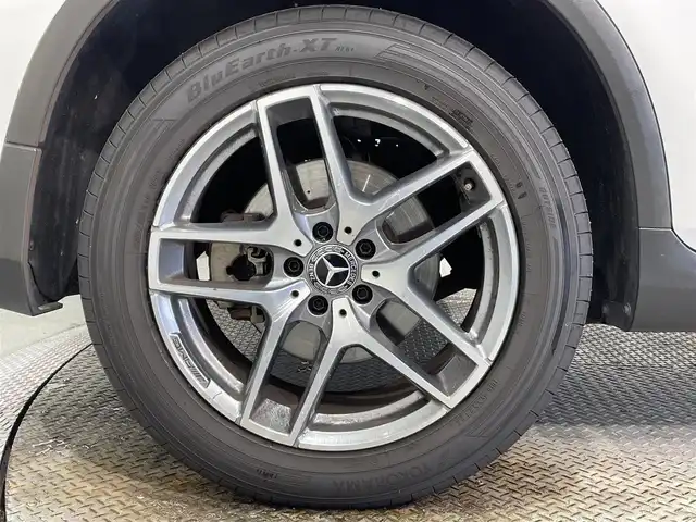 メルセデス・ベンツ ＧＬＣ２２０ d 4マチックスポーツ 愛知県 2018(平30)年 5万km ポーラホワイト 純正ナビ/全方位カメラ/ビルトインETC/ブラインドスポットモニター/パワーシート（シートメモリー）/シートヒーター/レーダークルーズコントロール/DRIVING PACKAGE (運転支援パッケージ)/AMGスタイリングパッケージ/ダイナミックLEDヘッドランプ/アダプティブハイビームアシスト・プラス/ヘッドアップディスプレイ/保証書/取説/スペアキー１本