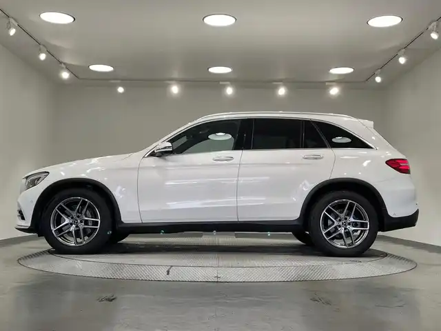 メルセデス・ベンツ ＧＬＣ２２０ d 4マチックスポーツ 愛知県 2018(平30)年 5万km ポーラホワイト 純正ナビ/全方位カメラ/ビルトインETC/ブラインドスポットモニター/パワーシート（シートメモリー）/シートヒーター/レーダークルーズコントロール/DRIVING PACKAGE (運転支援パッケージ)/AMGスタイリングパッケージ/ダイナミックLEDヘッドランプ/アダプティブハイビームアシスト・プラス/ヘッドアップディスプレイ/保証書/取説/スペアキー１本