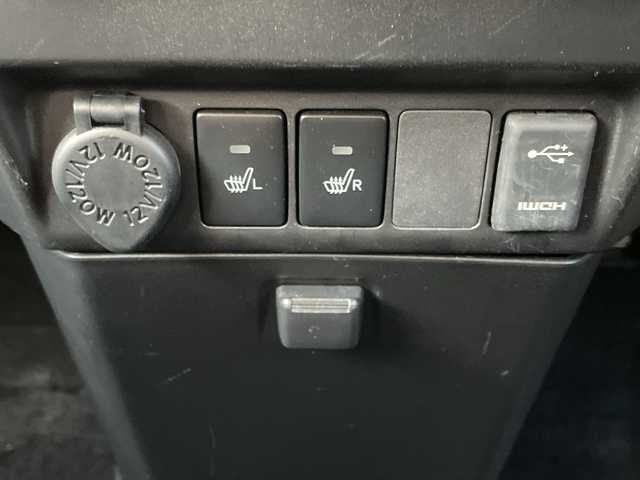 トヨタ ルーミー カスタムG S 神奈川県 2017(平29)年 2万km パールホワイトⅢ ナビ/フルセグ/Bluetooth/CD/DVD/TVフルセグ/ワンオーナー/両側パワースライドドア　/シフトロック/スマートアシスト　/バックカメラ　/前席シートヒーター/ビルドインETC　/LEDヘッドライト　/フォグライト　/オートライト/スマートキー/プッシュスタート/スペアキー/純正フロアマット/純正アルミホイール/ABS/横滑り防止装置/レーンキープアシスト