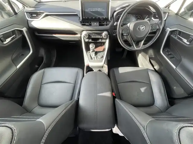 トヨタ ＲＡＶ４ G Zパッケージ 長野県 2019(令1)年 6.1万km ホワイトパールクリスタルシャイン ４WD/トヨタセーフティセンス/黒レザーシート/純正９インチメモリナビ（型式：NSZT-Y68T）/・CD/DVD/Bluetooth/フルセグTV/全方位カメラ/純正ビルトインETC2.0/デジタルインナーミラー/電動リアゲート/純正19インチAW/前方ドライブレコーダー/前後コーナーセンサー/追従型クルーズコントロール/前席シートヒーター/ステアリングヒーター/運転席パワーシート/純正フロアマット/純正ドアバイザー/LEDオートライト/プッシュスタート/スマートキー/取扱説明書/保証書