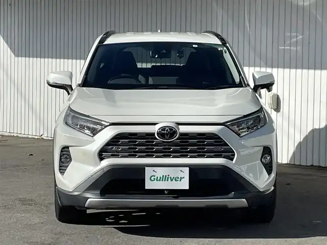 トヨタ ＲＡＶ４ G Zパッケージ 長野県 2019(令1)年 6.1万km ホワイトパールクリスタルシャイン ４WD/トヨタセーフティセンス/黒レザーシート/純正９インチメモリナビ（型式：NSZT-Y68T）/・CD/DVD/Bluetooth/フルセグTV/全方位カメラ/純正ビルトインETC2.0/デジタルインナーミラー/電動リアゲート/純正19インチAW/前方ドライブレコーダー/前後コーナーセンサー/追従型クルーズコントロール/前席シートヒーター/ステアリングヒーター/運転席パワーシート/純正フロアマット/純正ドアバイザー/LEDオートライト/プッシュスタート/スマートキー/取扱説明書/保証書