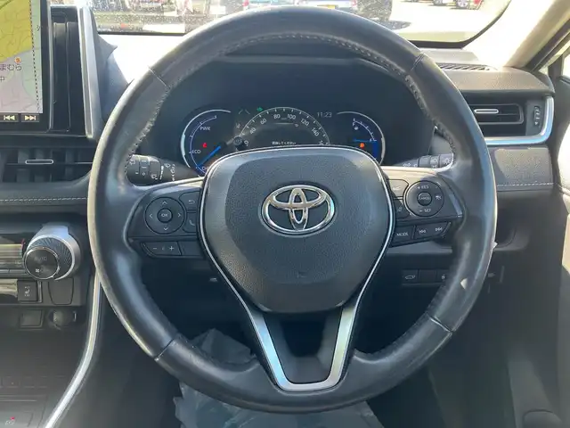 トヨタ ＲＡＶ４ ハイブリットG 静岡県 2020(令2)年 5万km ホワイトパールクリスタルシャイン エンジンスタートボタン/スマートキー/パワーステアリング/パワーウィンドウ/アイドリングストップ/Wオートエアコン/クルーズコントロール/ETC/バックカメラ/ナビ（CD.DVD.BT.フルセグ）/電動リアゲート/純正フロアマット/D席パワーシート/D席+N席シートヒーター・エアー/ルーフレール/純正アルミホイール/ABS/横滑り防止装置/盗難防止装置/オートライト/コーナーセンサー/W+サイドエアバック/衝突軽減システム/カーテンエアバック