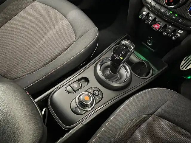 ＭＩＮＩ ＢＭＷ ミニ クロスオーバー クーパー D 岡山県 2021(令3)年 4.1万km セージグリーンメタリック 純正HDDナビ/バックカメラ/PDC/アンビエントライト/デジタルメーター/HUD/LEDヘッドライト/オートライト/ミニドライビングモード/ミラー一体型ETC/インテリジェントセーフティー/ACC/レインセンサー/コンフォートアクセス/ブラックルーフ/前後ドラレコ