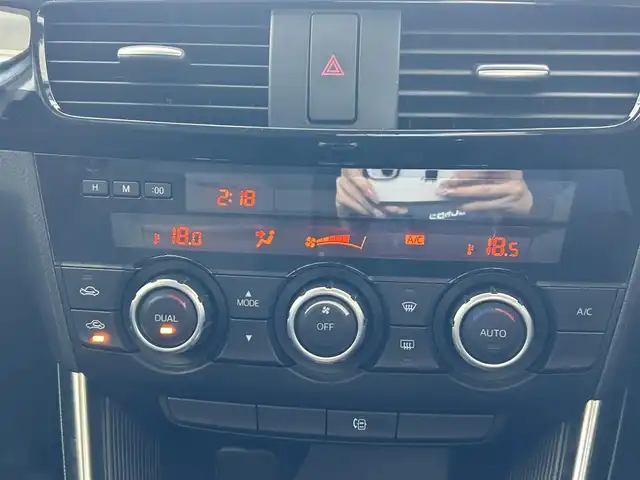 マツダ ＣＸ－５ 20S 沖縄県 2013(平25)年 7万km ジェットブラックマイカ (株)IDOMが運営する【じしゃロンOO店】の自社ローン専用車両になりますこちらは現金またはオートローンご利用時の価格です。自社ローンご希望の方は別途その旨お申付け下さい/・プッシュスタート　/・ナビ　/・ＴＶ　/・バックカメラ　/・Ｂｌｕｅｔｏｏｔｈ接続　/・ＥＴＣ　アイドリングストップ　/・純正フロアマット　/・純正アルミホイール　/・スマートキー　/・取扱説明書　/・保証書