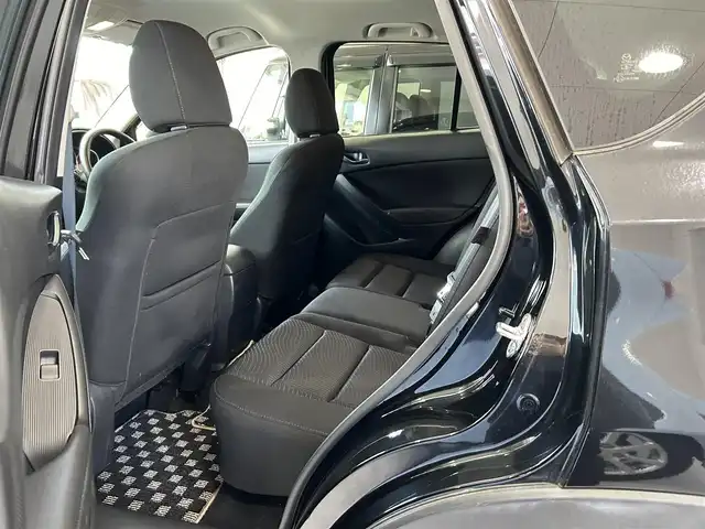 マツダ ＣＸ－５ 20S 沖縄県 2013(平25)年 7万km ジェットブラックマイカ (株)IDOMが運営する【じしゃロンOO店】の自社ローン専用車両になりますこちらは現金またはオートローンご利用時の価格です。自社ローンご希望の方は別途その旨お申付け下さい/・プッシュスタート　/・ナビ　/・ＴＶ　/・バックカメラ　/・Ｂｌｕｅｔｏｏｔｈ接続　/・ＥＴＣ　アイドリングストップ　/・純正フロアマット　/・純正アルミホイール　/・スマートキー　/・取扱説明書　/・保証書