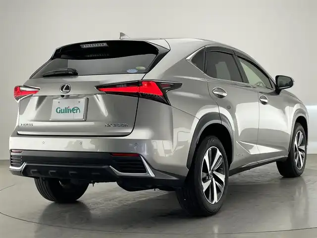 レクサス ＮＸ 300h Iパッケージ 愛知県 2019(令1)年 7.5万km ソニックチタニウム 後期型　純正ナビ　フルセグＴＶ　ムーンルーフ　全方位カメラ　黒革　シートヒーター　ハンドルヒーター　電動リアゲート　ＢＳＭ　純正ＯＰ１８インチＡＷ　レクサスセーフティシステム　衝突軽減装置　追従クルコン　パドルシフト　三眼ＬＥＤオートライト　　ETC2.0　禁煙車