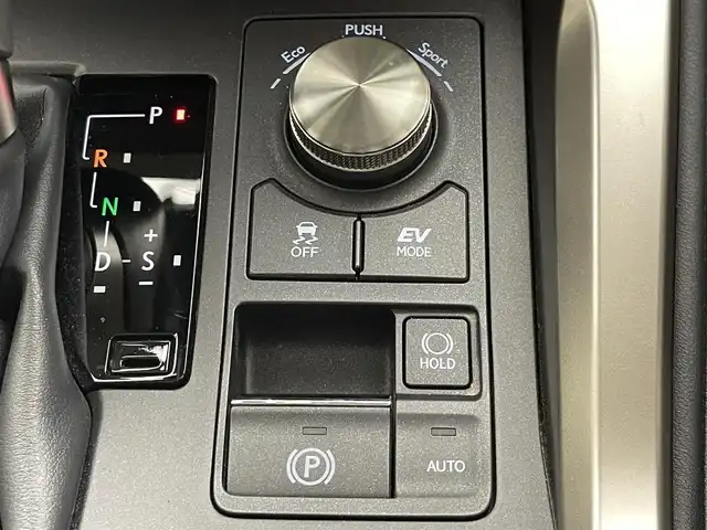 レクサス ＮＸ 300h Iパッケージ 愛知県 2019(令1)年 7.5万km ソニックチタニウム 後期型　純正ナビ　フルセグＴＶ　ムーンルーフ　全方位カメラ　黒革　シートヒーター　ハンドルヒーター　電動リアゲート　ＢＳＭ　純正ＯＰ１８インチＡＷ　レクサスセーフティシステム　衝突軽減装置　追従クルコン　パドルシフト　三眼ＬＥＤオートライト　　ETC2.0　禁煙車