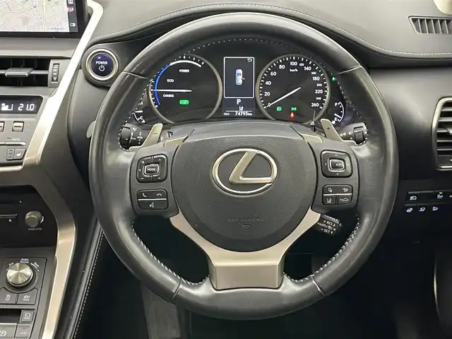 レクサス ＮＸ 300h Iパッケージ 愛知県 2019(令1)年 7.5万km ソニックチタニウム 後期型　純正ナビ　フルセグＴＶ　ムーンルーフ　全方位カメラ　黒革　シートヒーター　ハンドルヒーター　電動リアゲート　ＢＳＭ　純正ＯＰ１８インチＡＷ　レクサスセーフティシステム　衝突軽減装置　追従クルコン　パドルシフト　三眼ＬＥＤオートライト　　ETC2.0　禁煙車