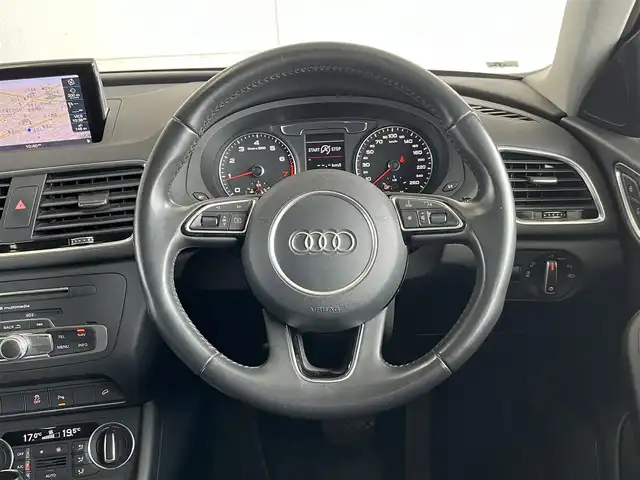 アウディ Ｑ３ 2．0 TFSI クワトロ 180PS 山形県 2017(平29)年 6.1万km ミトスブラックメタリック 純正ナビ/バックカメラ/フルセグTV/ダウンヒルアシスト/パノラマサンルーフ/コーナーセンサー/衝突軽減ブレーキ/レーンキープアシスト/ブラインドスポットモニター/パワーシート