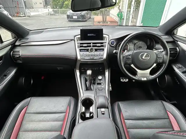 レクサス ＮＸ 300h Fスポーツ 福岡県 2017(平29)年 7.6万km グラファイトブラックガラスフレーク ・純正ナビ/（フルセグ/Bluetooth/CD/DVD/USB/AM/FM/AUX）/・バック/全方位カメラ/・ビルドインETC2.0/・クルーズコントロール（追従走行可）/・横滑り防止装置/・レーンキープアシスト/・衝突軽減システム/・BSM/・オートマチックハイビーム/・フォグランプ/・パドルシフト/・ステアリングスイッチ/・ヒートステアリング/・デュアルオートエアコン/・100V電源/・D/N席シートヒーター/・D/N席エアシート/・D席メモリーシート/・オート電格ミラー/・電動パーキングブレーキ/・オートホールド/・ECO/Normal/Sportモード/・カードキー/・ISOFIX