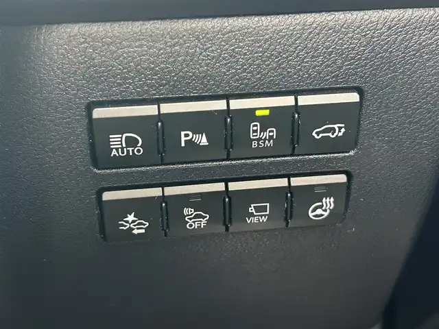 レクサス ＮＸ 300h Fスポーツ 福岡県 2017(平29)年 7.6万km グラファイトブラックガラスフレーク ・純正ナビ/（フルセグ/Bluetooth/CD/DVD/USB/AM/FM/AUX）/・バック/全方位カメラ/・ビルドインETC2.0/・クルーズコントロール（追従走行可）/・横滑り防止装置/・レーンキープアシスト/・衝突軽減システム/・BSM/・オートマチックハイビーム/・フォグランプ/・パドルシフト/・ステアリングスイッチ/・ヒートステアリング/・デュアルオートエアコン/・100V電源/・D/N席シートヒーター/・D/N席エアシート/・D席メモリーシート/・オート電格ミラー/・電動パーキングブレーキ/・オートホールド/・ECO/Normal/Sportモード/・カードキー/・ISOFIX