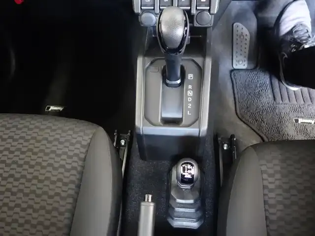 スズキ ジムニー XG 静岡県 2019(平31)年 5.6万km ブルーイッシュブラックパール3 禁煙車/スズキセーフティサポート/　・デュアルセンサーブレーキサポート/　・誤発進抑制機能/　・車線逸脱警報/　・ふらつき警報/　・先行車発進のお知らせ/　・標識認識機能/　・ハイビームアシスト/　・オートライト/ディーラーオプションKENWOOD SDナビ/　CD/DVD/BT/SD/USB/iPod／フルセグTV/ビルトインETC/純正前方ドライブレコーダー/純正キーレス/背面タイヤ/純正フロアマット／ドアバイザー/取扱説明書／保証書