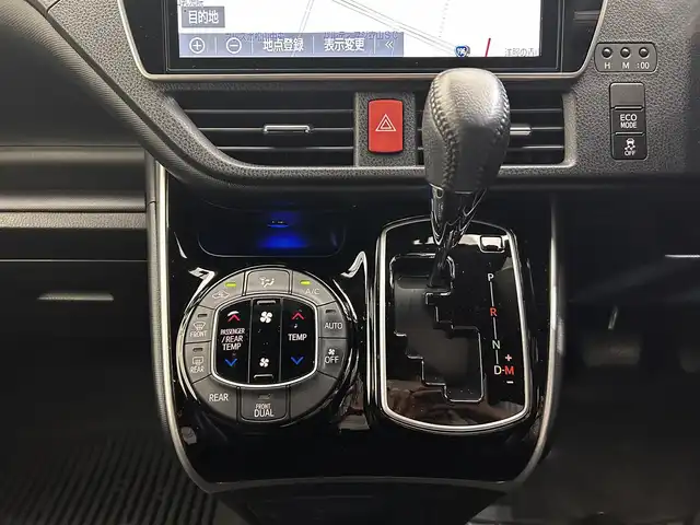 トヨタ ヴォクシー ZS 煌Ⅱ 愛媛県 2020(令2)年 3.8万km ホワイトパールクリスタルシャイン 純正10型ナビ/(Bluetooth/フルセグ)/バックカメラ/両側電動スライドドア/クルーズコントロール/ドライブレコーダー/衝突被害軽減ブレーキ/レーンキープアシスト/革シートカバー/ステアリングスイッチ/オートマチックハイビーム/オートライト/フォグランプ/サイドサンシェード/ドアバイザー/スペアキー/保証書、取扱説明書