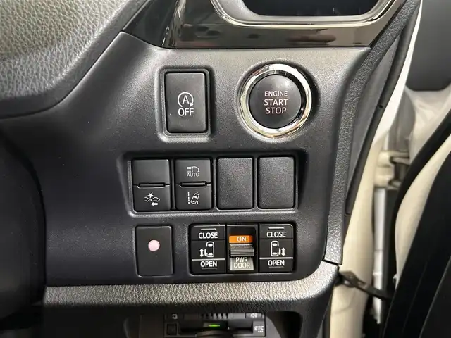 トヨタ ヴォクシー ZS 煌Ⅱ 愛媛県 2020(令2)年 3.8万km ホワイトパールクリスタルシャイン 純正10型ナビ/(Bluetooth/フルセグ)/バックカメラ/両側電動スライドドア/クルーズコントロール/ドライブレコーダー/衝突被害軽減ブレーキ/レーンキープアシスト/革シートカバー/ステアリングスイッチ/オートマチックハイビーム/オートライト/フォグランプ/サイドサンシェード/ドアバイザー/スペアキー/保証書、取扱説明書