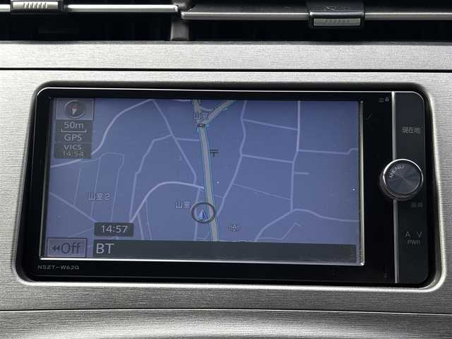 トヨタ プリウス G 熊本県 2012(平24)年 7.9万km ホワイトパールクリスタルシャイン ワンオーナー/純正メモリナビ/【フルセグTV/CD/DVD/SD/BT】/バックカメラ/クルーズコントロール/ステアリングリモコン/ビルトインＥＴＣ/ハーフレザーシート/D席パワーシート/純正15インチAW/電格ミラー/スマートキー/HIDヘッドライト/オートライト/スマートキー/プッシュスタート/取扱説明書/保証書