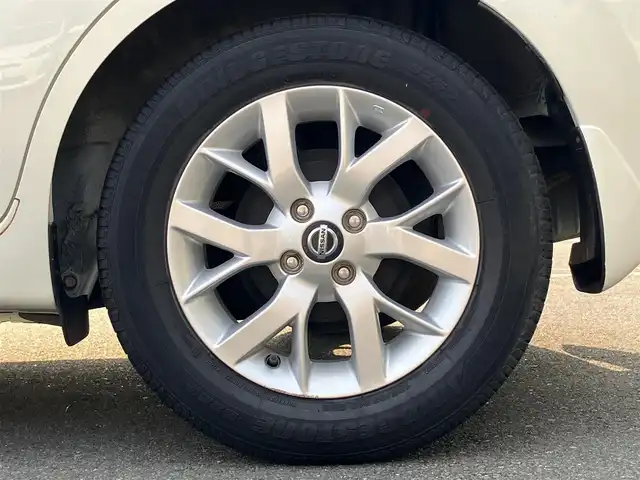 日産 ノート e－パワー メダリスト 静岡県 2018(平30)年 3.6万km ブリリアントホワイトパール エンジンスタートボタン/パワーステアリング/パワーウィンドウ/アイドリングストップ/スマートキー/オートエアコン/クルーズコントロール/ETC/全方位カメラ/純正メモリナビ（CD/DVD/BT/ワンセグ）/ドライブレコーダー前後/純正フロアマット/ハーフレザー/純正アルミホイール/ABS/横滑り防止装置/コーナーセンサー前後/レーンキープアシスト/オートライト/LEDヘッドライト/Wエアバック/衝突軽減システム/デジタルインナーミラー