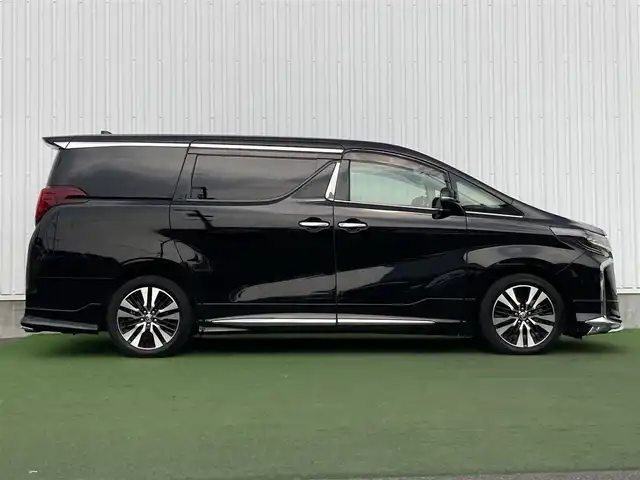 トヨタ アルファード S Cパッケージ 香川県 2020(令2)年 5.6万km ブラック 登録時走行距離：55455km/モデリスタエアロ/メーカー純正ナビ/　CD DVD BT フルセグTV/純正フリップダウンモニター（V12T-R68C）/バックカメラ/両側パワースライドドア/パワーバックドア/プリクラッシュセーフティシステム/レーンキープアシスト/レーダークルーズコントロール/クリアランスソナー/ブラインドスポットモニター/オートハイビーム/LEDヘッドライト/オートライト/フォグランプ/ブラックレザーシート/シートベンチレーション/オットマン/ロールサンシェード/前後ドライブレコーダー/ビルトインETC/デジタルインナーミラー/AC100V充電/木目革巻きコンビステアリング/ステアリングスイッチ/プッシュスタート/スマートキー