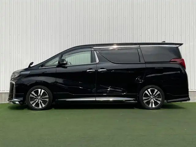トヨタ アルファード S Cパッケージ 香川県 2020(令2)年 5.6万km ブラック 登録時走行距離：55455km/モデリスタエアロ/メーカー純正ナビ/　CD DVD BT フルセグTV/純正フリップダウンモニター（V12T-R68C）/バックカメラ/両側パワースライドドア/パワーバックドア/プリクラッシュセーフティシステム/レーンキープアシスト/レーダークルーズコントロール/クリアランスソナー/ブラインドスポットモニター/オートハイビーム/LEDヘッドライト/オートライト/フォグランプ/ブラックレザーシート/シートベンチレーション/オットマン/ロールサンシェード/前後ドライブレコーダー/ビルトインETC/デジタルインナーミラー/AC100V充電/木目革巻きコンビステアリング/ステアリングスイッチ/プッシュスタート/スマートキー