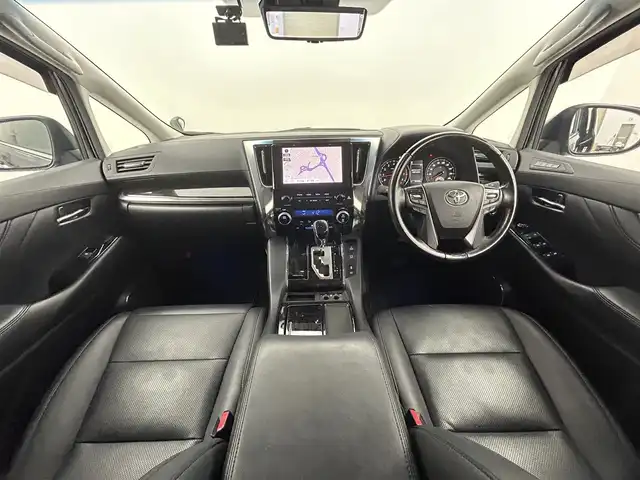 トヨタ アルファード S Cパッケージ 熊本県 2020(令2)年 5.6万km ブラック 禁煙車/モデリスタエアロ/メーカー純正9インチナビ/　CD DVD BT フルセグTV/純正フリップダウンモニター（V12T-R68C）/バックカメラ/社外前後ドライブレコーダー（T2ーD205W）/ビルトインETC/両側パワースライドドア/パワーバックドア/プリクラッシュセーフティシステム/レーンキープアシスト/レーダークルーズコントロール/前後クリアランスソナー/ブラインドスポットモニター/前席シートヒーター/ステアリングヒーター/前席エアーシート/前席パワーシート/メモリシート/オットマン/オートハイビーム/ロールサンシェード/デジタルインナーミラー/純正フロアマット/純正１８インチAW/オートライト/オートマチックハイビーム/LEDヘッドライト/フォグランプ/スマートキー/プッシュスタート/ステアリングスイッチ/プッシュスタート/スマートキー