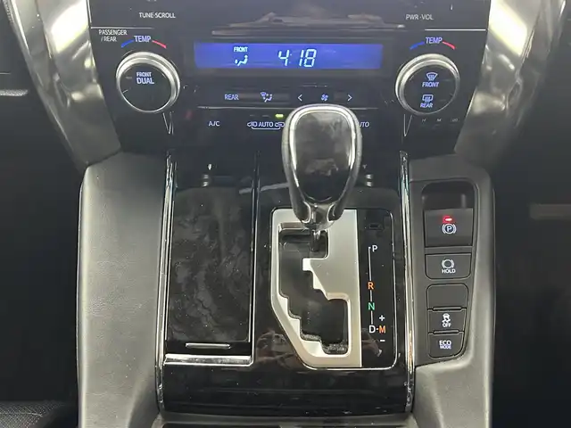 トヨタ アルファード S Cパッケージ 熊本県 2020(令2)年 5.6万km ブラック 禁煙車/モデリスタエアロ/メーカー純正9インチナビ/　CD DVD BT フルセグTV/純正フリップダウンモニター（V12T-R68C）/バックカメラ/社外前後ドライブレコーダー（T2ーD205W）/ビルトインETC/両側パワースライドドア/パワーバックドア/プリクラッシュセーフティシステム/レーンキープアシスト/レーダークルーズコントロール/前後クリアランスソナー/ブラインドスポットモニター/前席シートヒーター/ステアリングヒーター/前席エアーシート/前席パワーシート/メモリシート/オットマン/オートハイビーム/ロールサンシェード/デジタルインナーミラー/純正フロアマット/純正１８インチAW/オートライト/オートマチックハイビーム/LEDヘッドライト/フォグランプ/スマートキー/プッシュスタート/ステアリングスイッチ/プッシュスタート/スマートキー