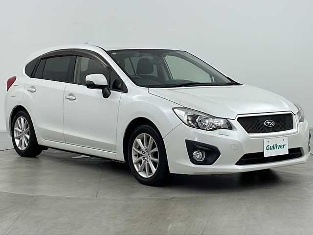 スバル インプレッサ スポーツ 2．0i アイサイト 道央・札幌 2013(平25)年 5.7万km サテンホワイトパール ・4WD/・寒冷地仕様/・アイサイト/・レーダークルーズコントロール/・ビルトインETC/・パドルシフト/・ドアミラーヒーター/・純正フロアマット/・HIDヘッドライト/・オートライト/・フォグランプ/・純正16インチAW