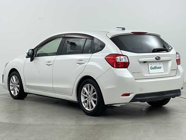 スバル インプレッサ スポーツ 2．0i アイサイト 道央・札幌 2013(平25)年 5.7万km サテンホワイトパール ・4WD/・寒冷地仕様/・アイサイト/・レーダークルーズコントロール/・ビルトインETC/・パドルシフト/・ドアミラーヒーター/・純正フロアマット/・HIDヘッドライト/・オートライト/・フォグランプ/・純正16インチAW