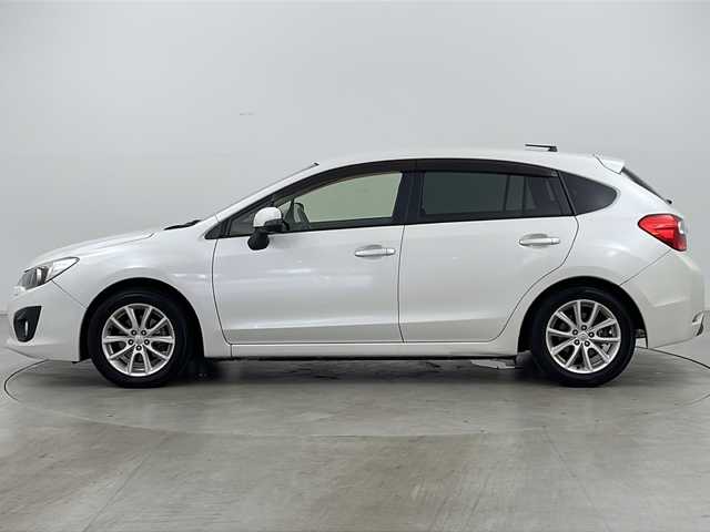 スバル インプレッサ スポーツ 2．0i アイサイト 道央・札幌 2013(平25)年 5.7万km サテンホワイトパール ・4WD/・寒冷地仕様/・アイサイト/・レーダークルーズコントロール/・ビルトインETC/・パドルシフト/・ドアミラーヒーター/・純正フロアマット/・HIDヘッドライト/・オートライト/・フォグランプ/・純正16インチAW