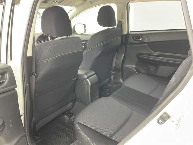 スバル インプレッサ スポーツ 2．0i アイサイト 道央・札幌 2013(平25)年 5.7万km サテンホワイトパール ・4WD/・寒冷地仕様/・アイサイト/・レーダークルーズコントロール/・ビルトインETC/・パドルシフト/・ドアミラーヒーター/・純正フロアマット/・HIDヘッドライト/・オートライト/・フォグランプ/・純正16インチAW