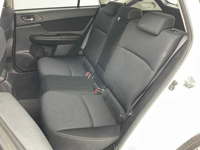 スバル インプレッサ スポーツ 2．0i アイサイト 道央・札幌 2013(平25)年 5.7万km サテンホワイトパール ・4WD/・寒冷地仕様/・アイサイト/・レーダークルーズコントロール/・ビルトインETC/・パドルシフト/・ドアミラーヒーター/・純正フロアマット/・HIDヘッドライト/・オートライト/・フォグランプ/・純正16インチAW