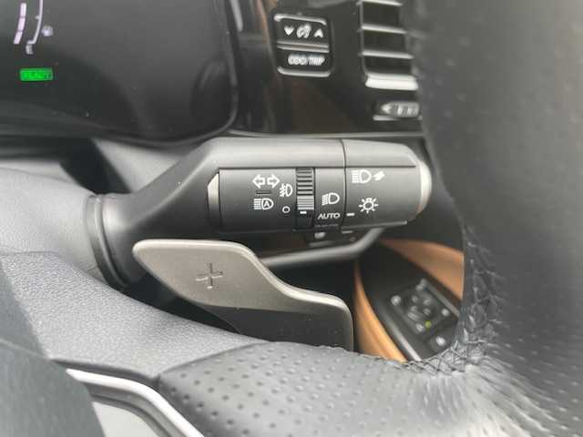 レクサス ＮＸ 350h Fスポーツ 三重県 2024(令6)年 0.7万km ホワイトノーヴァガラスフレーク メーカーオプション/・パノラマルーフ/・ルーフレール/・後席電動格納機能/・後席シートヒーター/・デジタルインナーミラー/セーフティシステムプラス/・プリクラッシュセーフティ/・レーンディパーチャーアラート/・レーントレーシングアシスト/・レーダークルーズコントロール/・ロードサインアシスト/・発進遅れ告知機能/・ドライバー異常時対応システム/・プロアクティブドライビングアシスト/・オートマチックハイビーム/・緊急時操舵支援/・フロントクロストラフィックアラート/・レーンチェンジアシスト/・アダプティブハイビームシステム/BSM/リモート機能付アドバンスドパーク/パーキングサポートブレーキ/1オーナー/TRDエアロ/TRDエアロダイナミクスミラーカバー/オレンジブレーキキャリパー/235/50R20インチ純正AW/3眼LEDヘッドランプ/純正14型DAプラス/【ナビ/フルセグ/BT/USB/Miracast】/パノラミックビューモニター/ビルトインETC/HUD/パワーバックドア/レザーシート/D/N席シートベンチレーション/全席シートヒーター/ステアリングヒーター/スマートキー/カードキー