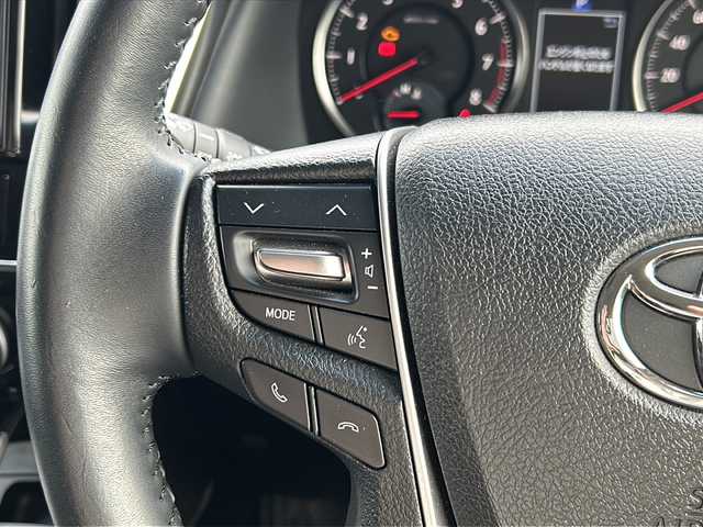 トヨタ ヴェルファイア Z 千葉県 2016(平28)年 1.5万km 黒 １０型ナビＮＳＺＮ－Ｚ６６Ｔ　バックカメラ　両側パワースライドドア　ＥＴＣ　革調シートカバー　スマートキー　プッシュスタート　１８インチアルミホイール　ＬＥＤライト　オートライト リアスポイラー/登録時走行距離:14718km/純正ナビ/純正フロアマット/レザーシートカバー/革巻きステアリング/ステアリングスイッチ/電動パーキングブレーキ/ブレーキホールド/ETC/スマートキ―/スペアキー/ドアバイザー/ウィンカーミラー