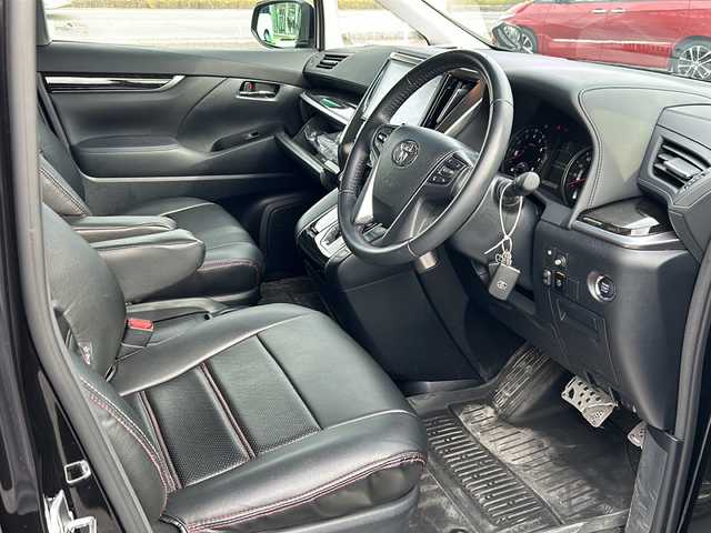 トヨタ ヴェルファイア Z 千葉県 2016(平28)年 1.5万km 黒 １０型ナビＮＳＺＮ－Ｚ６６Ｔ　バックカメラ　両側パワースライドドア　ＥＴＣ　革調シートカバー　スマートキー　プッシュスタート　１８インチアルミホイール　ＬＥＤライト　オートライト リアスポイラー/登録時走行距離:14718km/純正ナビ/純正フロアマット/レザーシートカバー/革巻きステアリング/ステアリングスイッチ/電動パーキングブレーキ/ブレーキホールド/ETC/スマートキ―/スペアキー/ドアバイザー/ウィンカーミラー