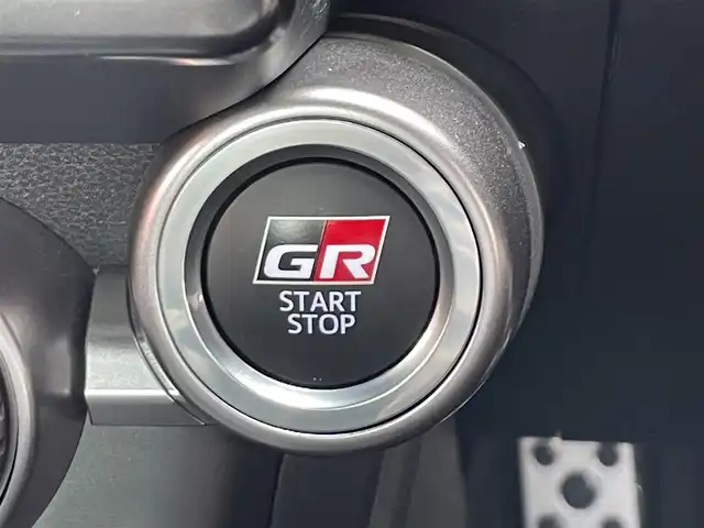 トヨタ ＧＲ８６ RZ 滋賀県 2023(令5)年 3.9万km マグネタイトグレーメタリック 純正9インチナビ/(CD/DVD/フルセグ/Bluetooth)/バックカメラ/クルーズコントロール/シートヒーター/ステアリングスイッチ/ETC/プッシュスタート/スマートキー