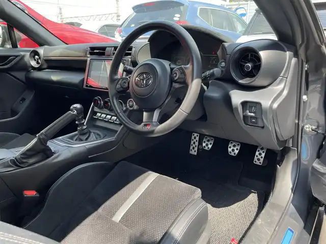 トヨタ ＧＲ８６ RZ 滋賀県 2023(令5)年 3.9万km マグネタイトグレーメタリック 純正9インチナビ/(CD/DVD/フルセグ/Bluetooth)/バックカメラ/クルーズコントロール/シートヒーター/ステアリングスイッチ/ETC/プッシュスタート/スマートキー