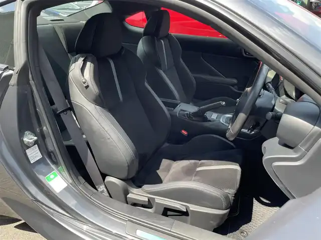 トヨタ ＧＲ８６ RZ 滋賀県 2023(令5)年 3.9万km マグネタイトグレーメタリック 純正9インチナビ/(CD/DVD/フルセグ/Bluetooth)/バックカメラ/クルーズコントロール/シートヒーター/ステアリングスイッチ/ETC/プッシュスタート/スマートキー