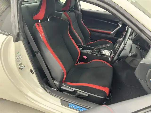 トヨタ ８６ GT 茨城県 2018(平30)年 10.3万km クリスタルホワイトパール 7インチナビ/Bluetooth/フルセグ/CD/DVD/AM/FM/クルコン/ETC/LEDヘッドライト/ロクサーニスポーツAW/フロントフォグランプ/プッシュスタート/スマートキー