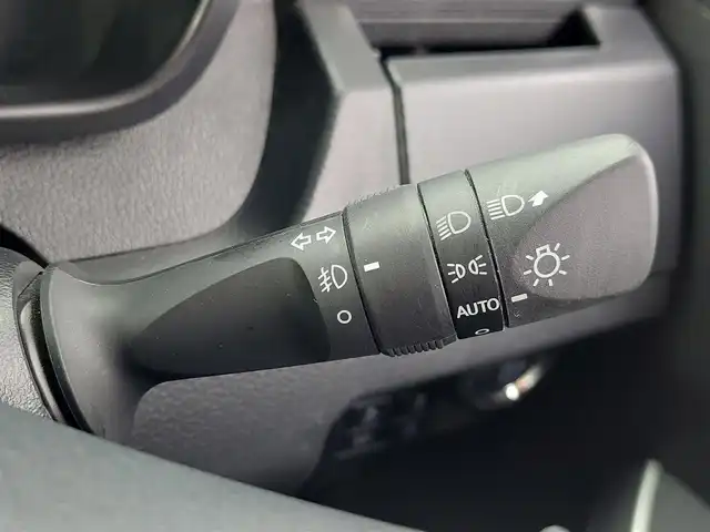 トヨタ タンク カスタムG－T 東京都 2020(令2)年 1.3万km パールホワイトⅢ スマートアシストIII/・衝突回避支援ブレーキ/・誤発進抑制制御/・車線逸脱警報機能/・先行車発進お知らせ機能/・クルーズコントロール/・コーナーセンサー/プッシュスタート/アイドリングストップ/社外ディスプレイオーディオ/バックカメラ/ETC/前後ドライブレコーダー VREC-DZ700D/両側パワースライドドア/後席ロールサンシェード/LEDヘッドライト/ドアバイザー/15インチ純正アルミホイール/スマートキー/純正エンジンスターター