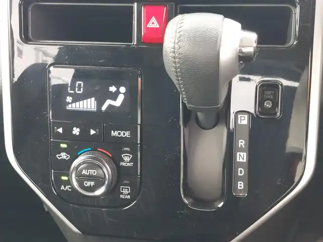 トヨタ タンク カスタムG－T 東京都 2020(令2)年 1.3万km パールホワイトⅢ スマートアシストIII/・衝突回避支援ブレーキ/・誤発進抑制制御/・車線逸脱警報機能/・先行車発進お知らせ機能/・クルーズコントロール/・コーナーセンサー/プッシュスタート/アイドリングストップ/社外ディスプレイオーディオ/バックカメラ/ETC/前後ドライブレコーダー VREC-DZ700D/両側パワースライドドア/後席ロールサンシェード/LEDヘッドライト/ドアバイザー/15インチ純正アルミホイール/スマートキー/純正エンジンスターター